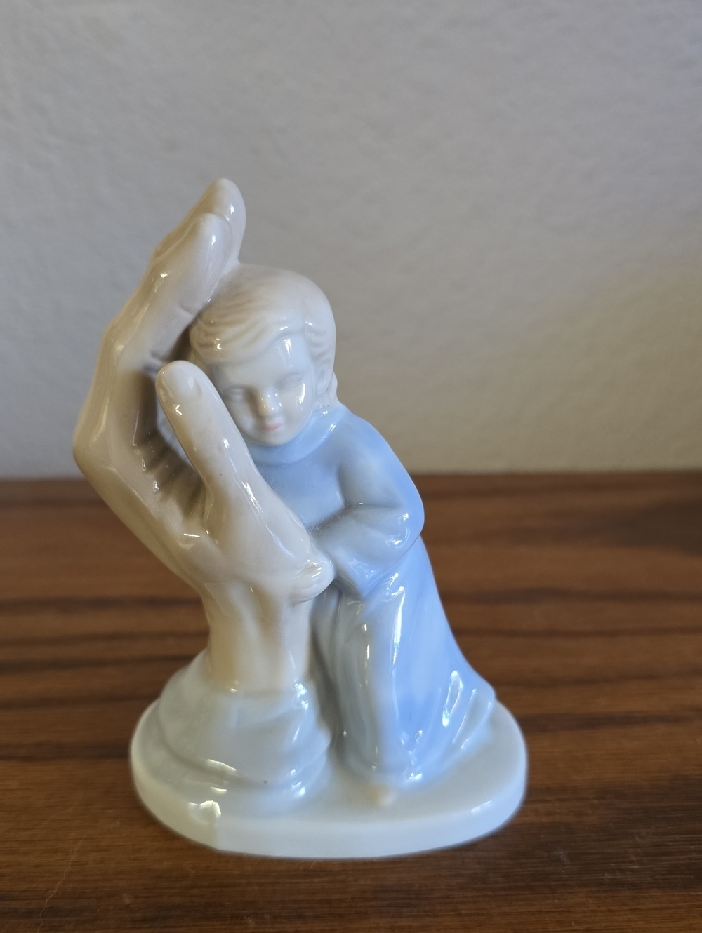 "Palm Of My Hand" Figurine Tote 12